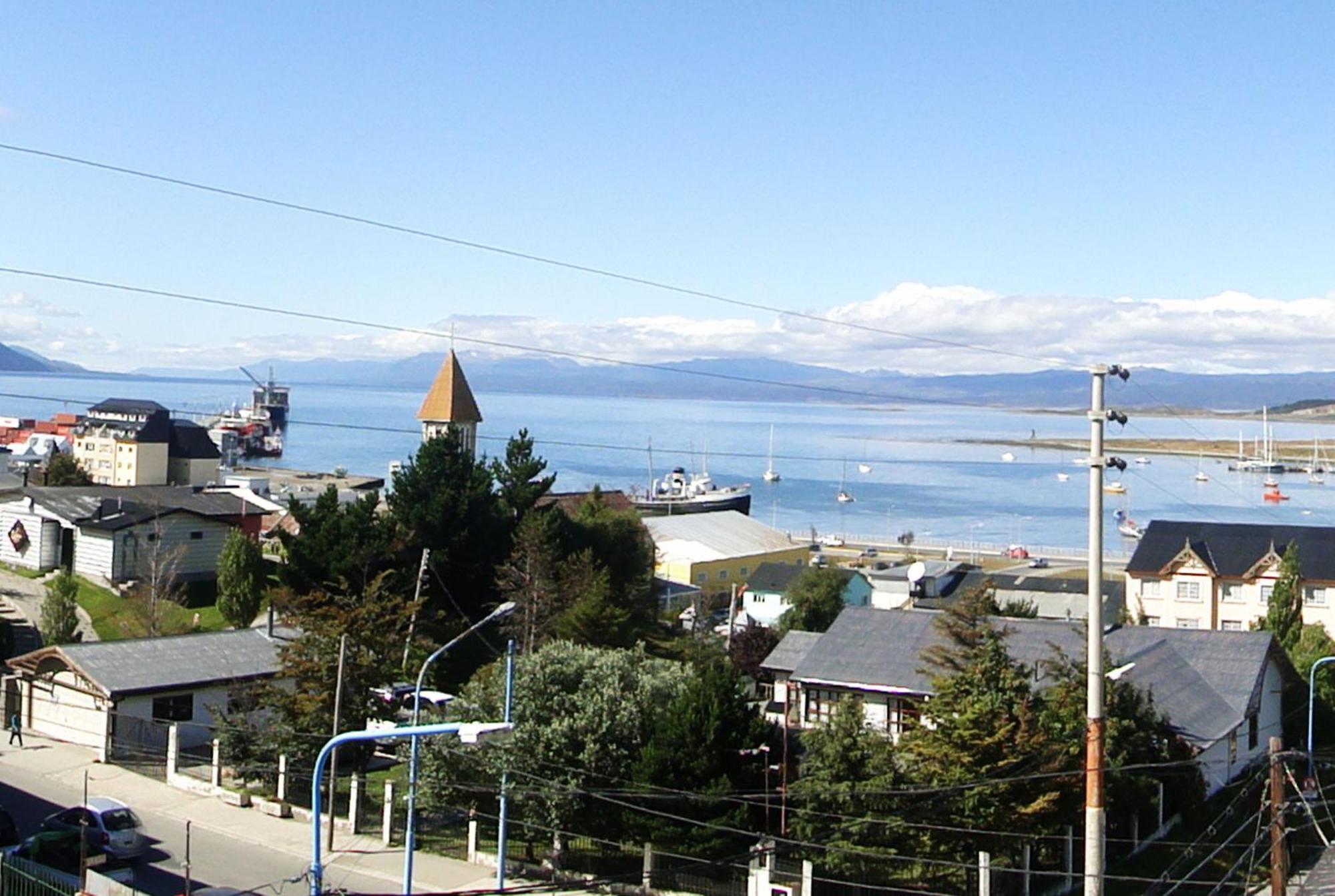 Hotel Mustapic Ushuaia Bagian luar foto