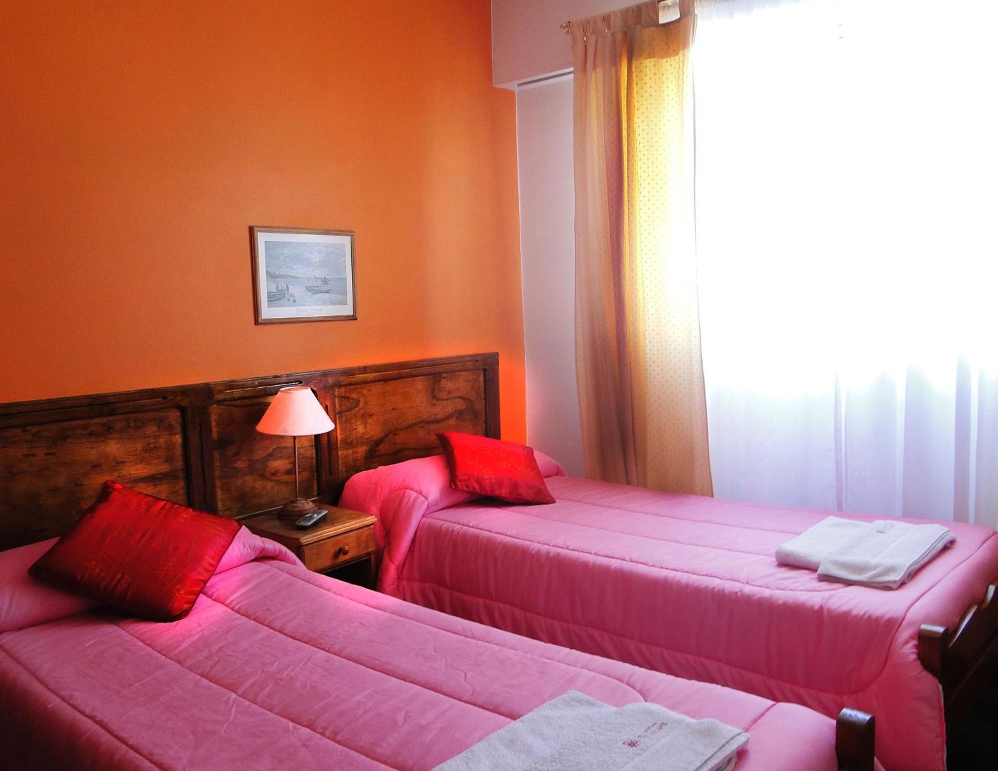 Hotel Mustapic Ushuaia Bagian luar foto
