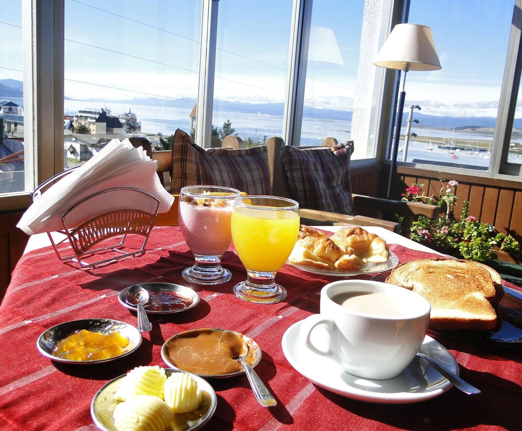Hotel Mustapic Ushuaia Bagian luar foto